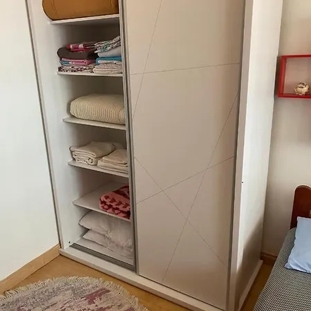 Lägenhet Taftalice Lueks Living With 2 Bathroom And Kitchen Skopje