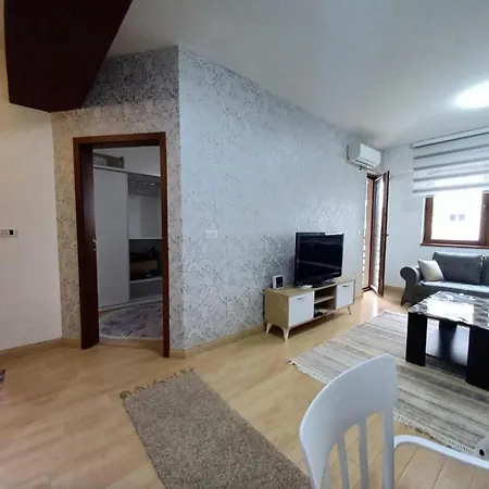 Taftalice Lueks Living With 2 Bathroom And Kitchen Lägenhet Skopje